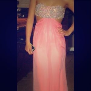 Designer Prom Dress by La femme-00/petite/reg.